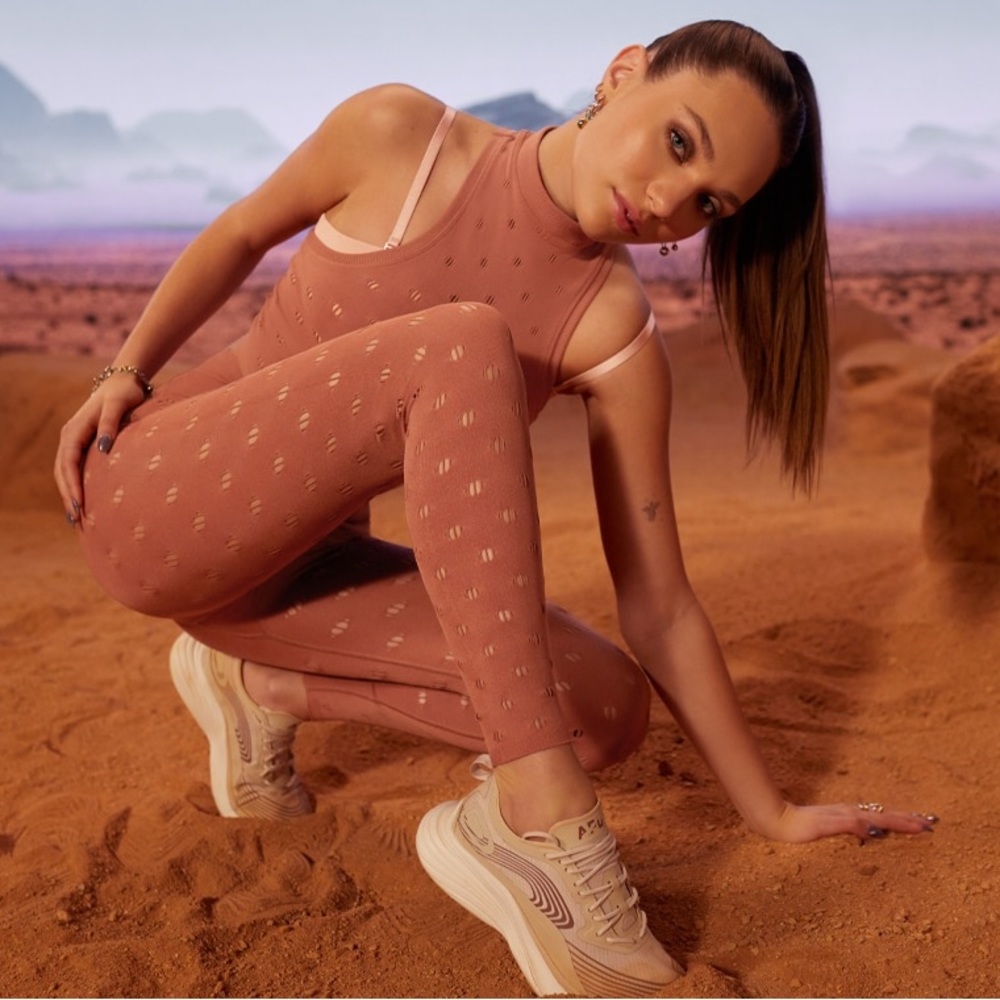 HIGH-WAISTED SCULPTKNIT® 7/8 AND CAMILLA SCULPTKNIT BANDEAU SET